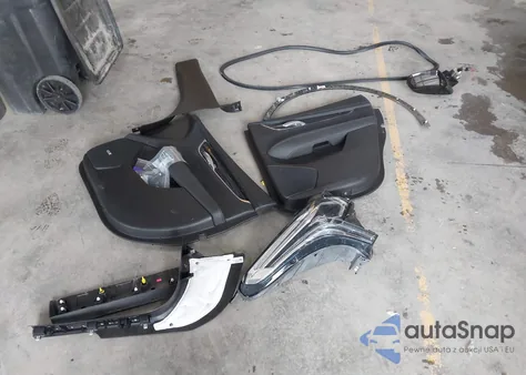 2022 Cadillac Xt5 Fwd Premium Luxury from USA, damaged, VIN 1GYKNCRS4NZ179351